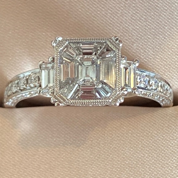18kt White Gold Emerald Cut Diamond Ring, 1.40 Carats - Picture 1 of 11